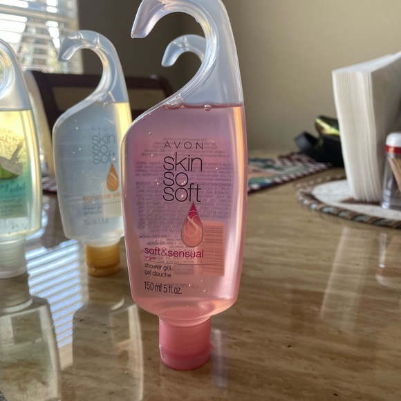 Avon Set of Four Shower Gels New Unopened 5 fl. oz. - Picture 5 of 6